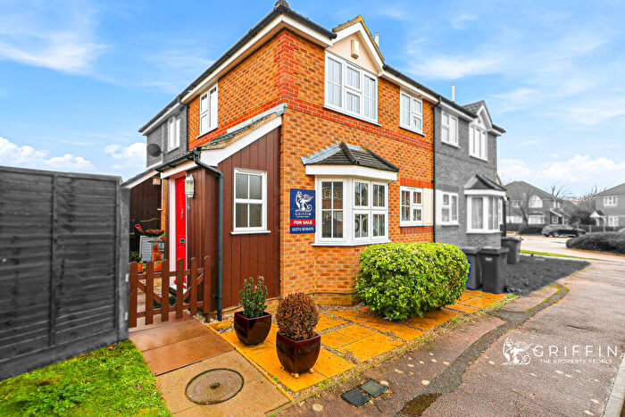 1 Bedroom Semi-Detached House For Sale In Dudley Close, Chafford Hundred, Grays, RM16