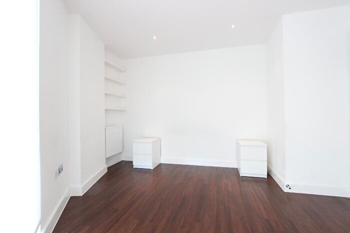 1 Bedroom Flat To Rent In Da Vinci Torre, Loampit Vale, London, SE13