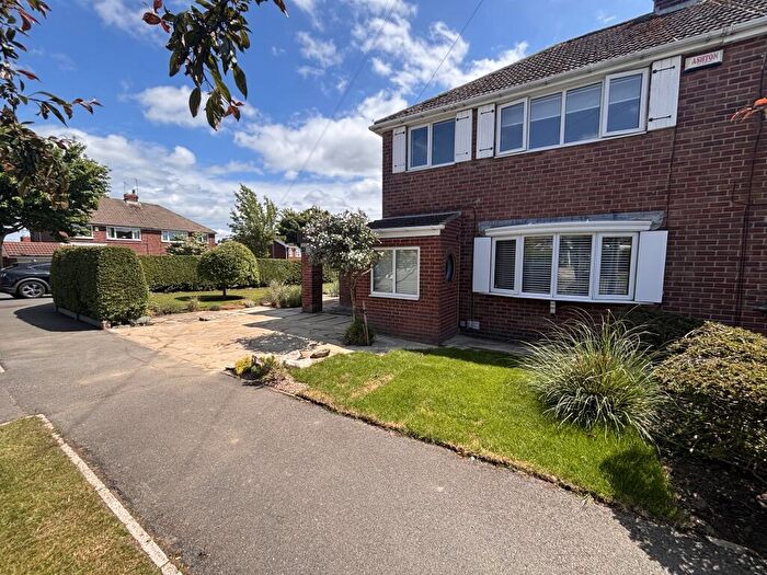 3 Bedroom Semi Detached House To Rent In Durlstone Drive, Gleadless, Sheffield, S12