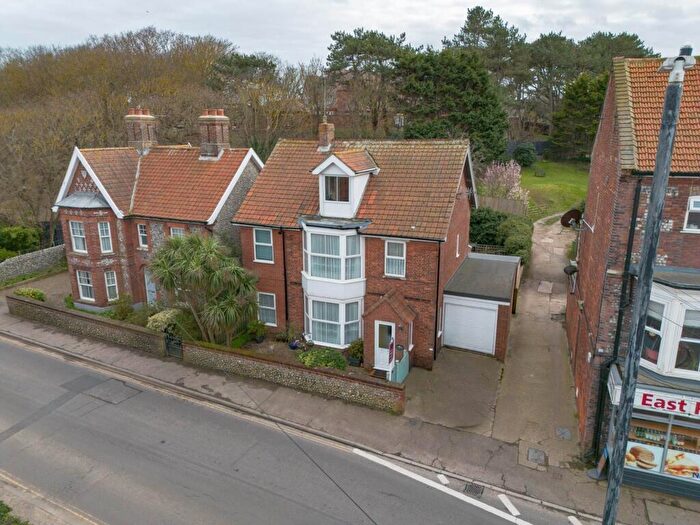 4 Bedroom Detached House For Sale In High Street, East Runton, NR27