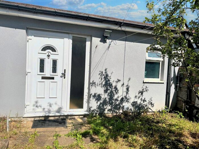 1 Bedroom Flat To Rent In Beaumont Road, Slough, SL2