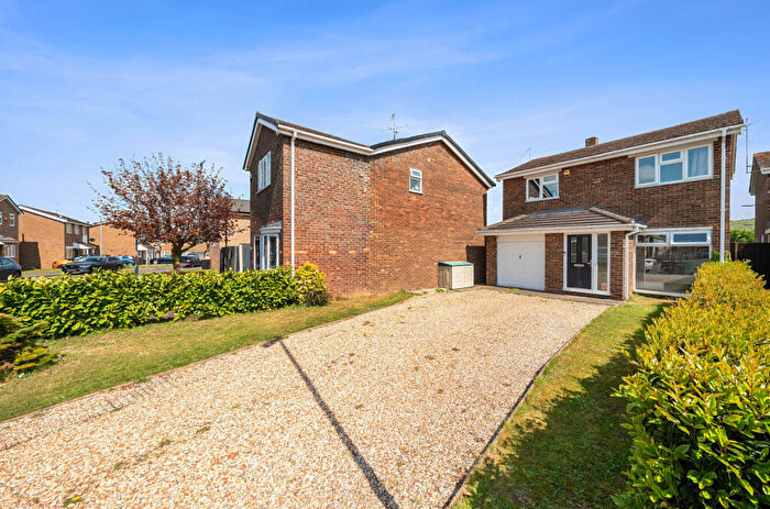 4 Bedroom Detached House For Sale In Allen Close, Dunstable, Bedfordshire, LU5