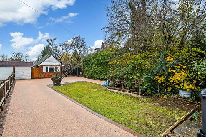 3 Bedroom Detached Bungalow For Sale In Ref: El - Povey Cross Road, Horley, RH6