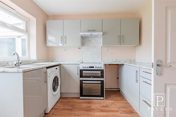 2 Bedroom Detached Bungalow For Sale In Dugmore Avenue, Kirby-Le-Soken, Frinton-On-Sea, CO13