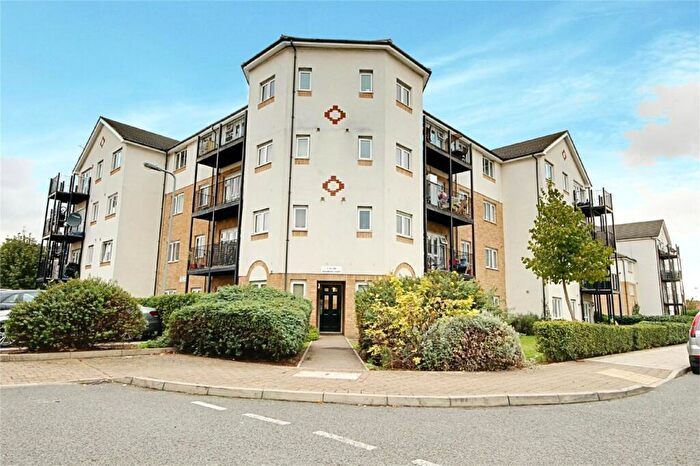 2 Bedroom Flat For Sale In Enstone Road, Enfield, EN3