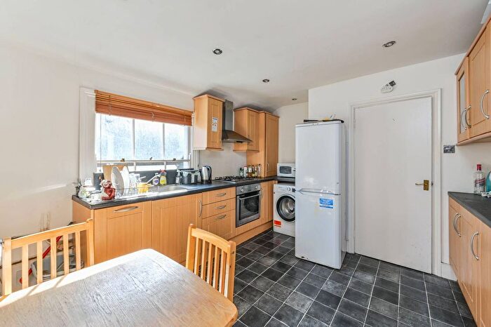 2 Bedroom Flat For Sale In Rita Road, Oval, London, SW8