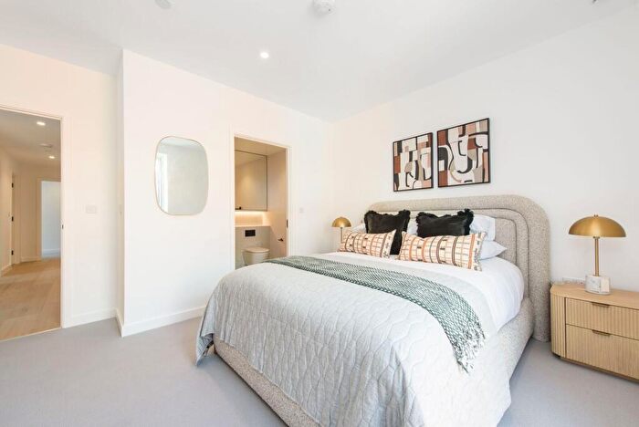 3 Bedroom Flat For Sale In Brent Cross Town, Brent Cross, NW2