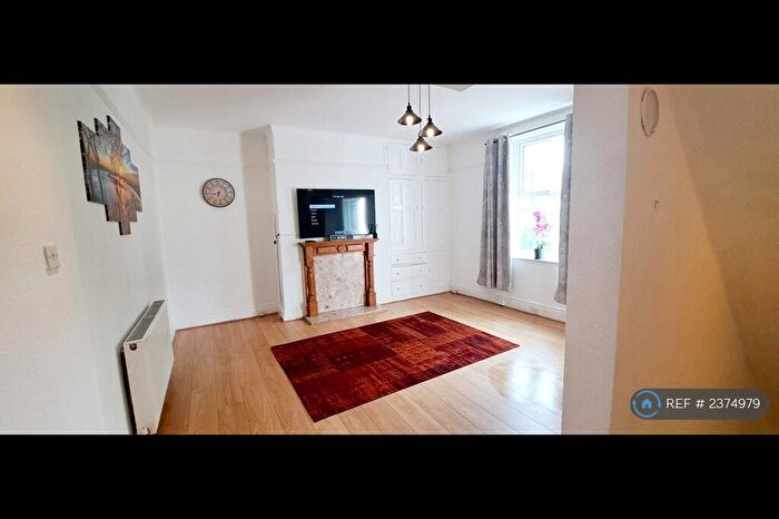 2 Bedroom Terraced House To Rent In King Street, Lindley, Huddersfield, HD3