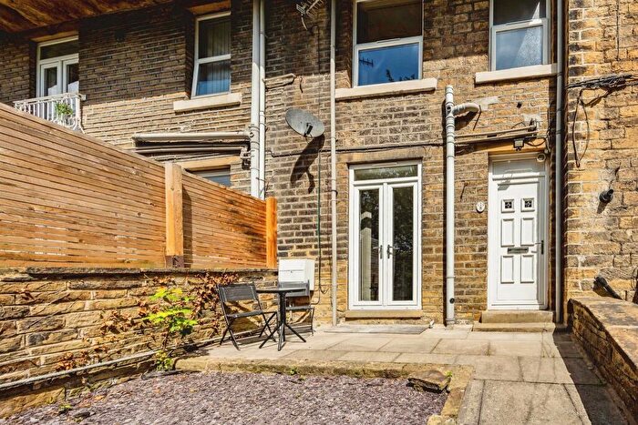 1 Bedroom Terraced House For Sale In Back Wakefield Road, Sowerby Bridge, HX6