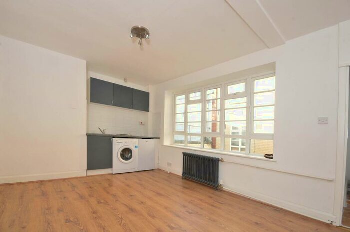 Studio To Rent In High Street, Guildford, , Guildford, GU1