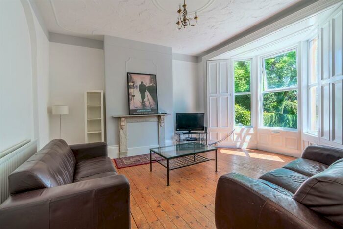 7 Bedroom Terraced House To Rent In &#pppw - Chester Crescent, Newcastle Upon Tyne, NE2