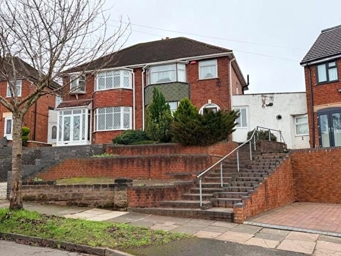 3 Bedroom Semi Detached House For Sale In Foden Road, Great Barr, Birmingham, B42
