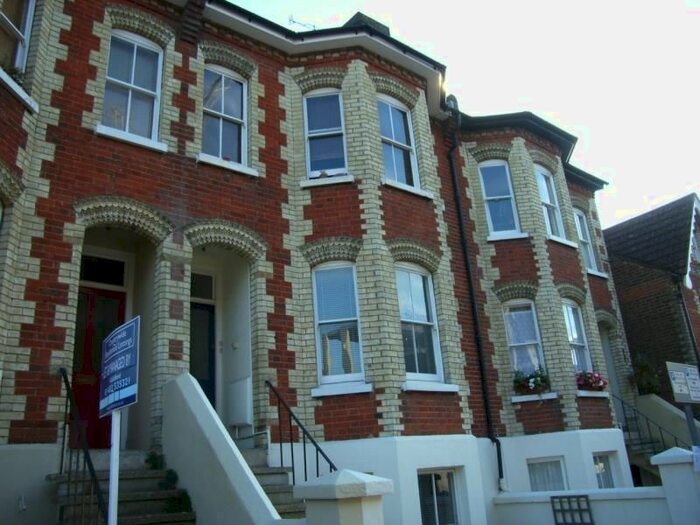 1 Bedroom Flat To Rent In Martyr Road, Guildford, GU1