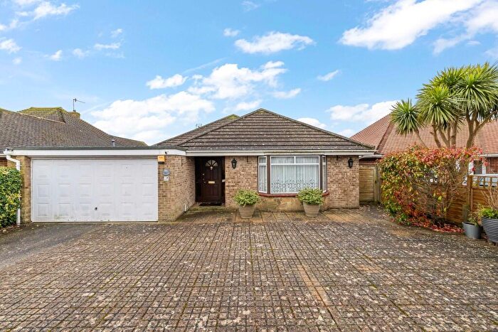 4 Bedroom Detached Bungalow For Sale In Kings Drive, Pagham, Bognor Regis, West Sussex, PO21