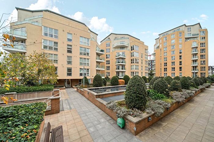 2 Bedroom Flat For Sale In Water Gardens Square, London, SE16