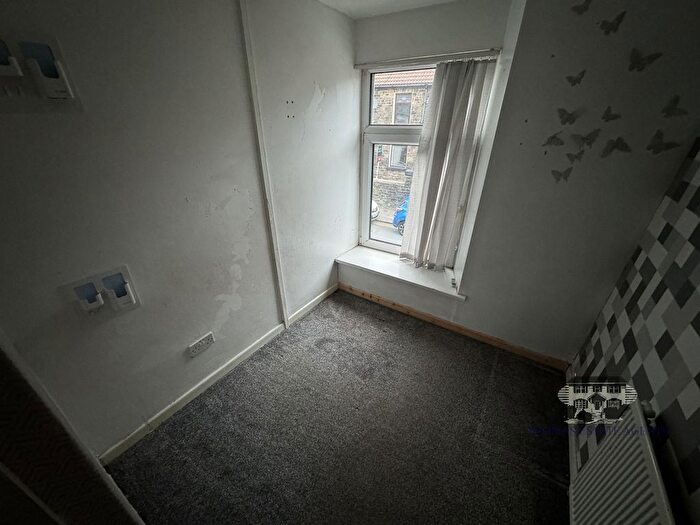 3 Bedroom End Of Terrace House For Sale In Miskin Road, Tonypandy, Rhondda Cynon Taff., CF40