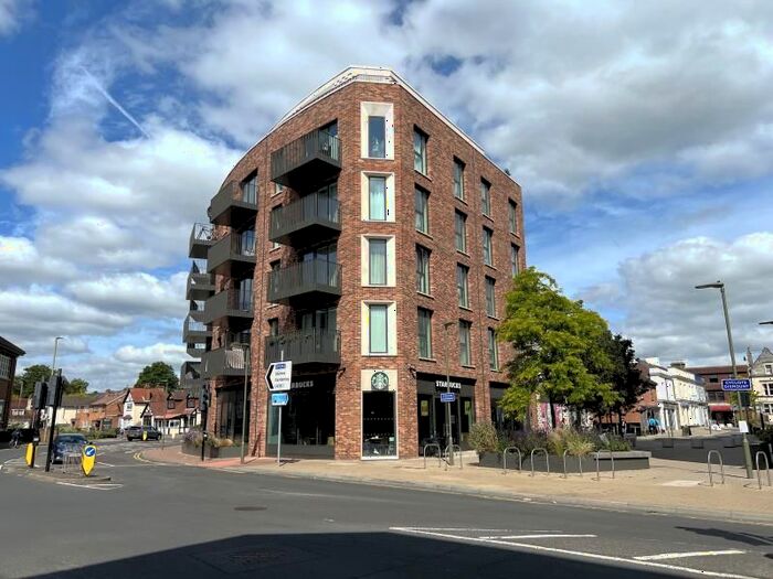 1 Bedroom Flat To Rent In Station Road North, Egham, TW20