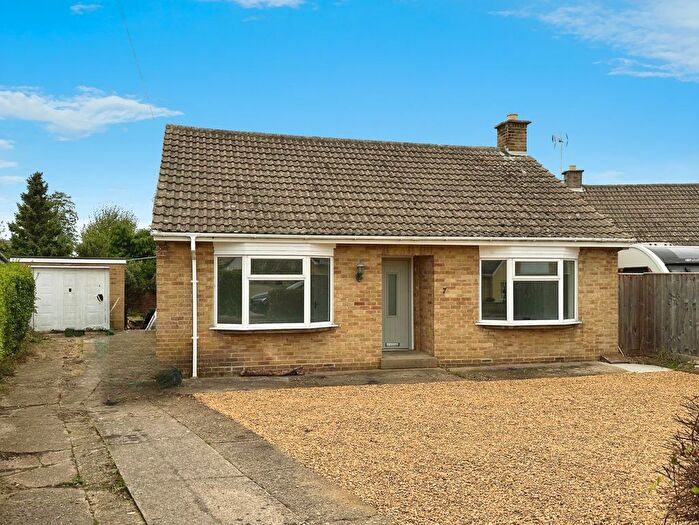 3 Bedroom Bungalow To Rent In Andrew Close, Ailsworth, Peterborough, PE5
