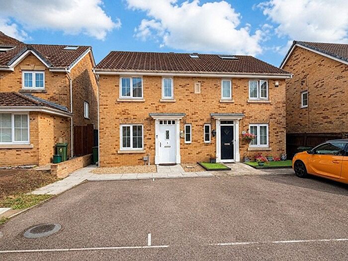 3 Bedroom Semi-Detached House For Sale In Heol Dinas Isaf, Williamstown, Tonypandy, Rhondda Cynon Taff., CF40