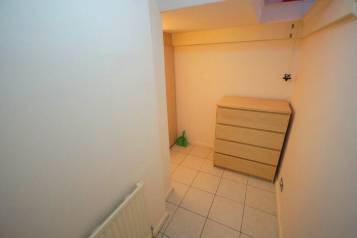 1 Bedroom Flat To Rent In Fairfax Road, Leeds, West Yorkshire, LS11