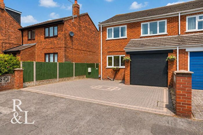 3 Bedroom Semi Detached House For Sale In Queen Street, Church Gresley, Swadlincote, DE11
