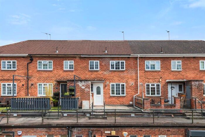 3 Bedroom Apartment To Rent In Station Road, Dorridge, B93