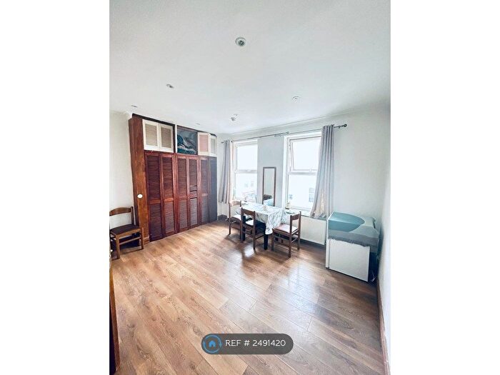 1 Bedroom Studio To Rent In West Street, Brighton, BN1