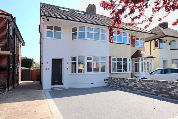 5 Bedroom Semi-Detached House To Rent In Glengall Road, Bexleyheath, Kent, DA7