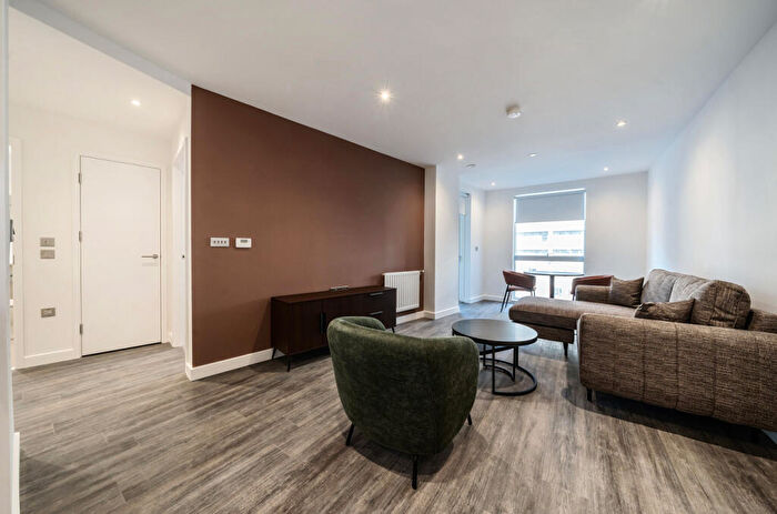 1 Bedroom Apartment To Rent In Thurlow Street, London, SE17