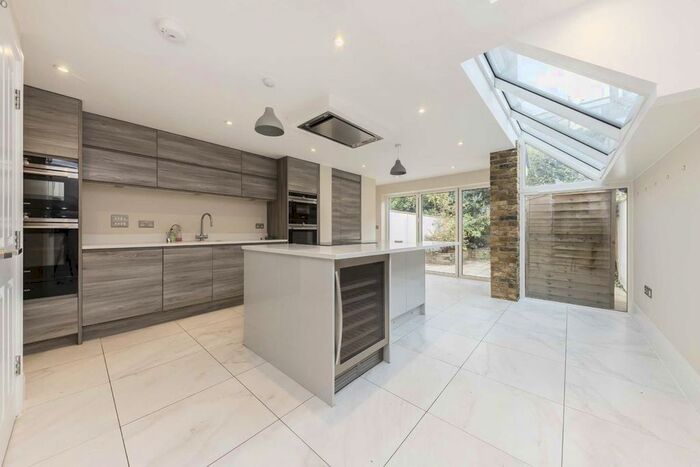 4 Bedroom Property To Rent In Hazledene Road, London, W4