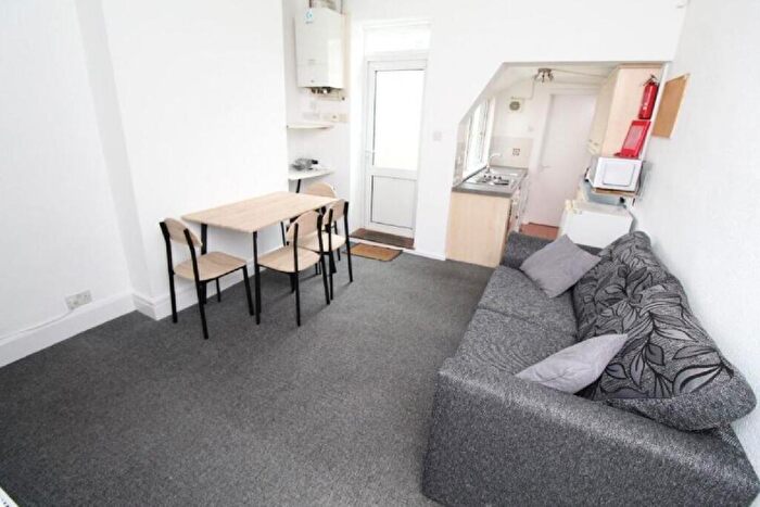 5 Bedroom House To Rent In Beeston Road, Dunkirk, Nottingham, Nottinghamshire, NG7
