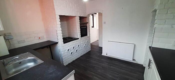 2 Bedroom End Of Terrace House To Rent In Castle Court Castle Street, Grimsby, DN32