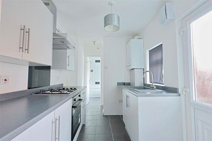 2 Bedroom Flat To Rent In Hewitson Terrace, Felling, Gateshead, NE10