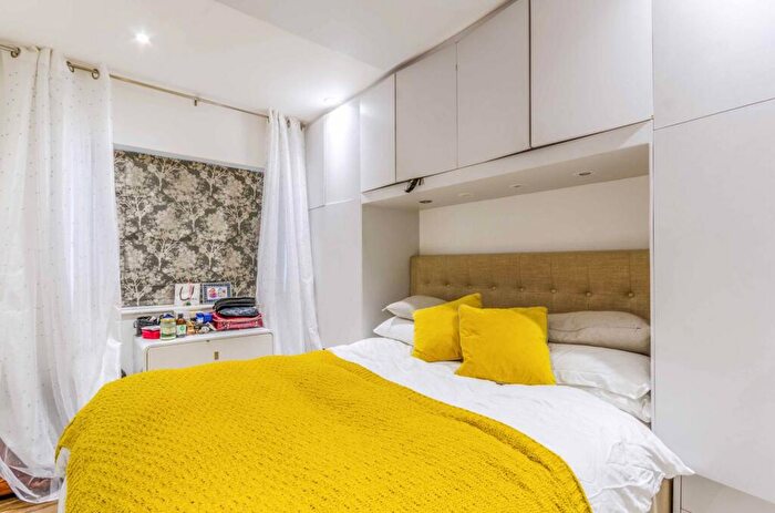 1 Bedroom Flat To Rent In Friars Mead, Canary Wharf, London, E14