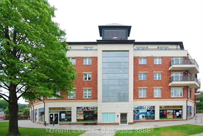 2 Bedroom Flat For Sale In Greyhound Hill, Hendon, NW4