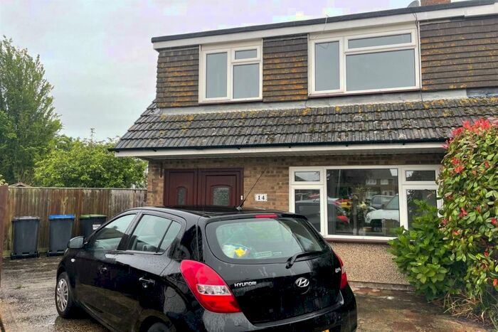 3 Bedroom Semi-Detached House To Rent In Fittleworth Close, Goring-By-Sea, Worthing, BN12