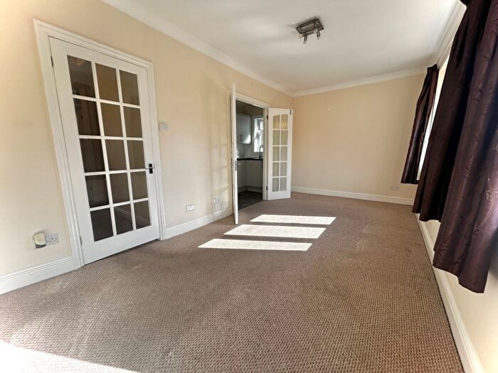 2 Bedroom Flat To Rent In Green Wrythe Lane, Carshalton, SM5