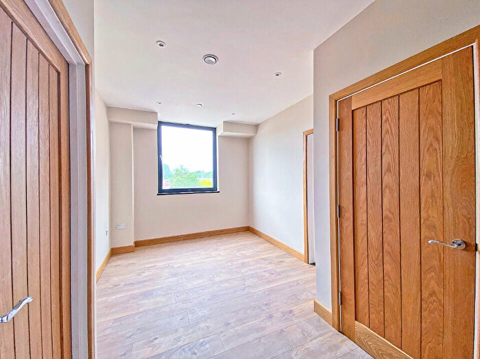 1 Bedroom Flat To Rent In Victoria Road, Farnborough, Hampshire, GU14