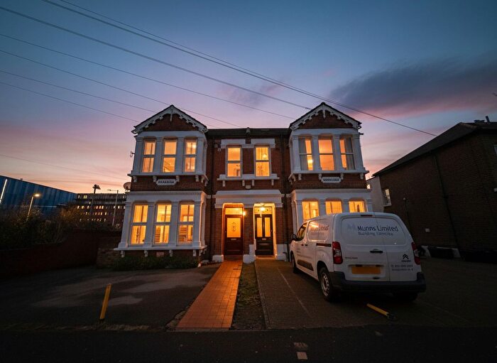 1 Bedroom Studio To Rent In Eastern Road, Romford, RM1