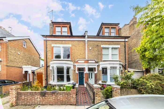 4 Bedroom House To Rent In Beversbrook Road, Tufnell Park, N19