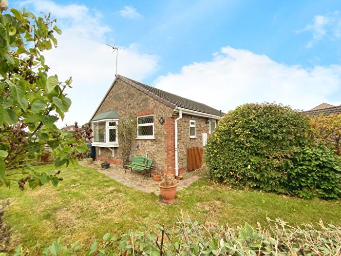 2 Bedroom Detached Bungalow For Sale In The Spinney, Newport, Brough, HU15