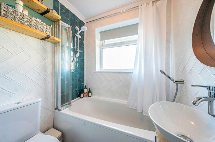 3 Bedroom Semi-Detached House For Sale In Whitedown Lane, Alton, Hampshire, GU34
