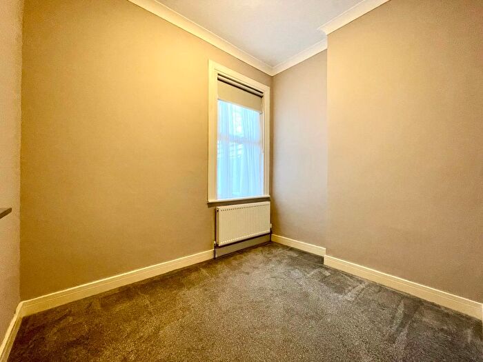 2 Bedroom Flat To Rent In Oak Lane, London, N2