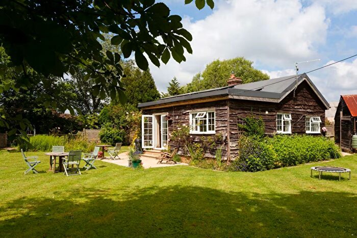 3 Bedroom Bungalow To Rent In Rose Hill, Uckfield, TN22