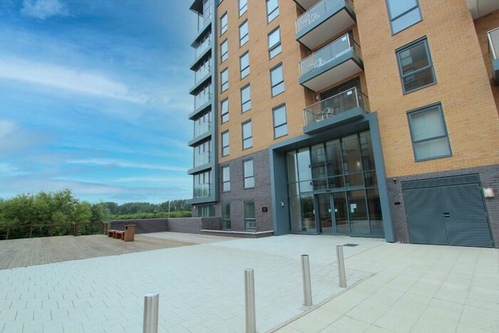 2 Bedroom Flat To Rent In Drake Way, Kennet Island, Reading, RG2