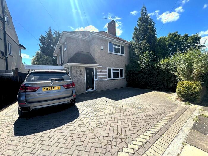 3 Bedroom Semi-Detached House To Rent In The Avenue, Harrow Weald, Harrow, HA3