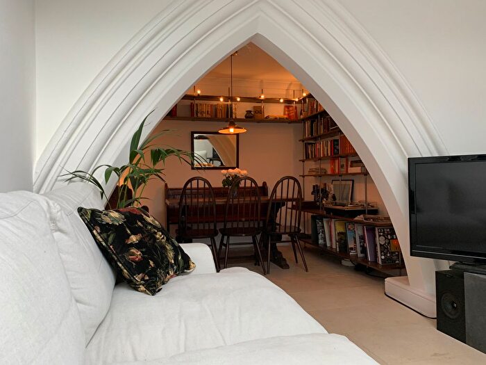 2 Bedroom Flat For Sale In St. James Court, Bethnal Green Road, London, E2