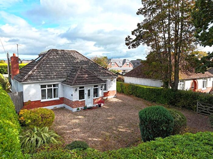 4 Bedroom Detached House For Sale In Hayes Lane, Colehill, Dorset, BH21