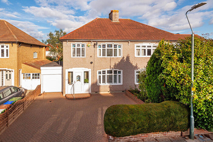 3 Bedroom Semi Detached House For Sale In Ashbourne Avenue, Bexleyheath, DA7