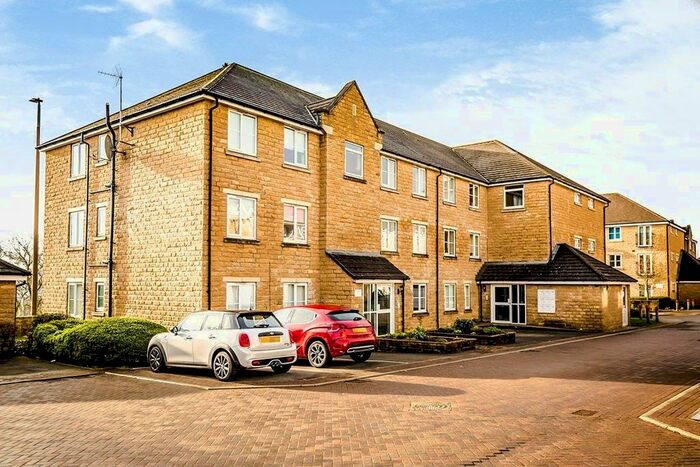 2 Bedroom Flat To Rent In Moorlands Edge, Huddersfield, West Yorkshire, HD3